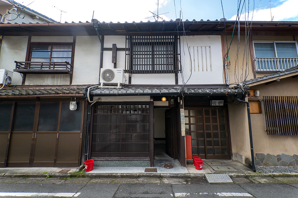 東山神宮道の貸京町家