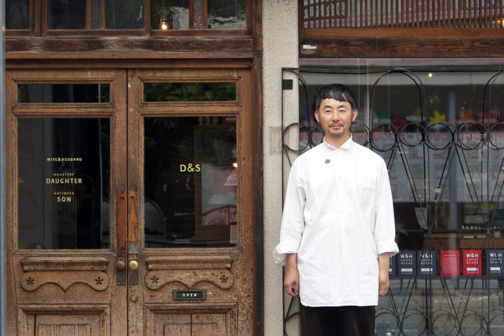Roastery DAUGHTER / Antiques SON店主の吉田さん